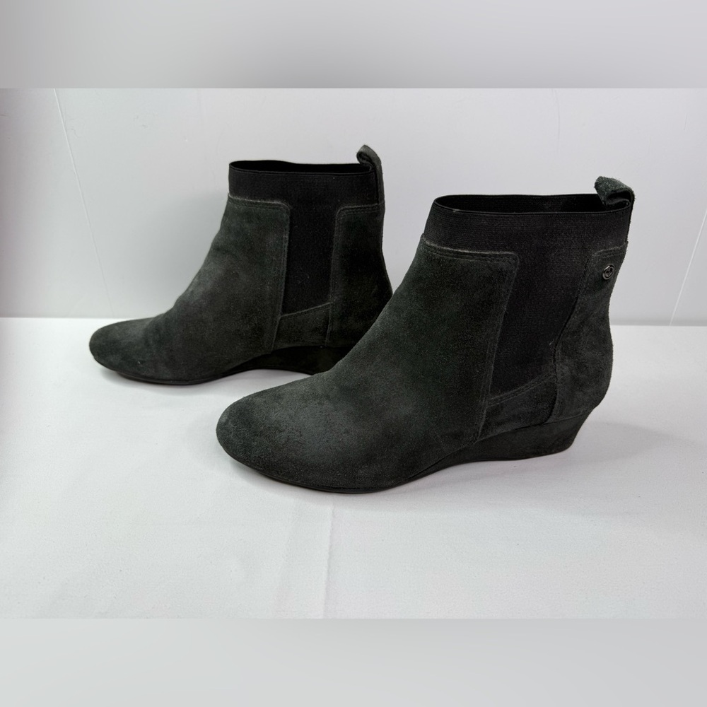 NURTURE Francie Suede Ankle Low Wedge Elastic Gore Boots Charcoal Gray Size 10